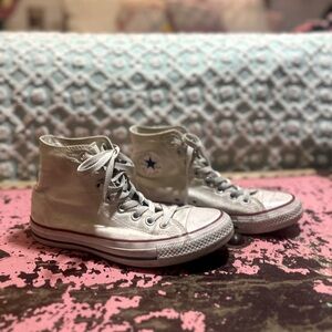 CONVERSE White Hi top chucks Sz 8.5 - Well Loved